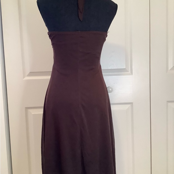 Elegant Brown Halter Dress - Picture 3 of 8